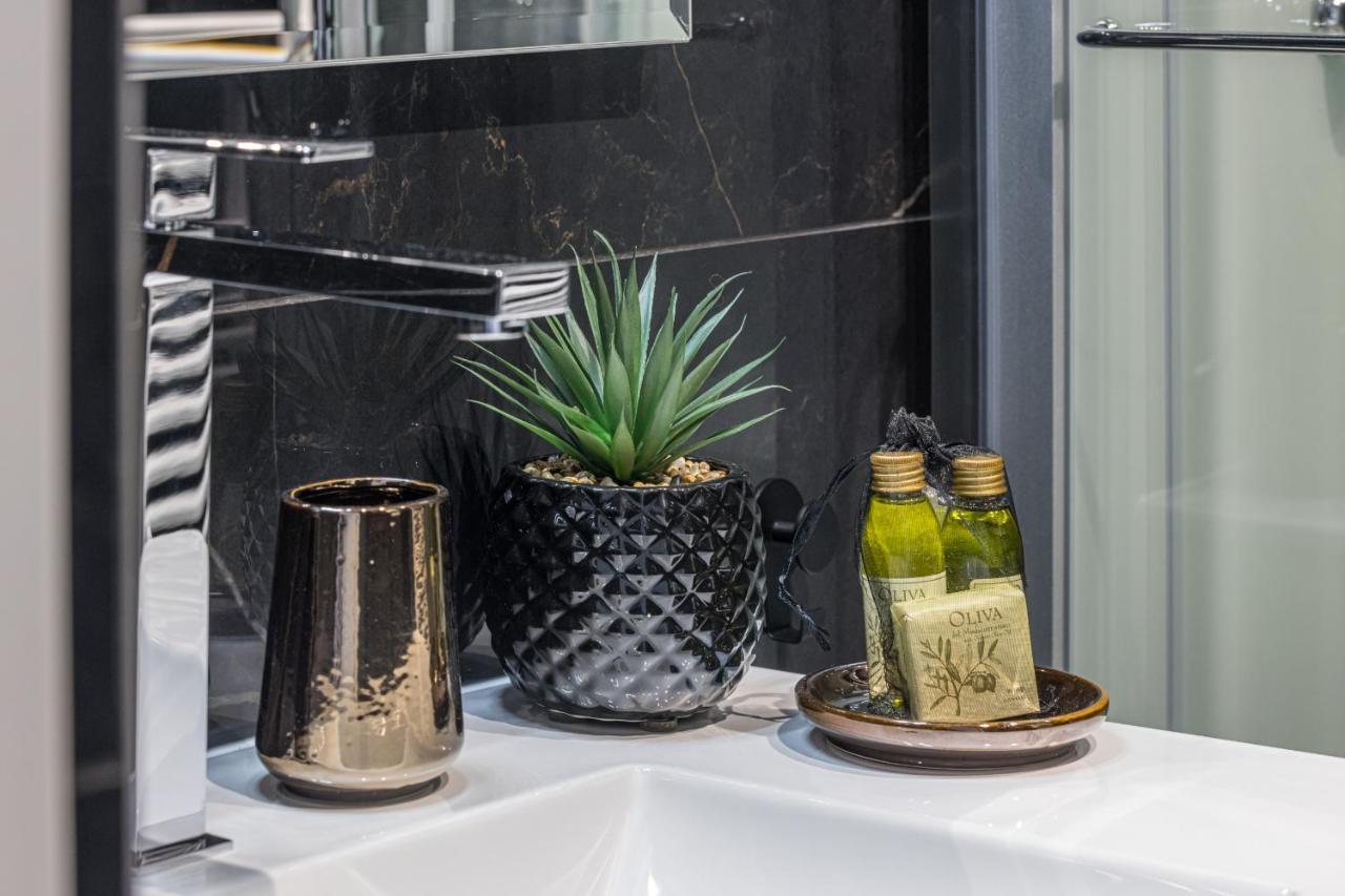 Luxury 3 Bdr Garden & Parking - Angels' Garden Διαμέρισμα Νίκαια Εξωτερικό φωτογραφία
